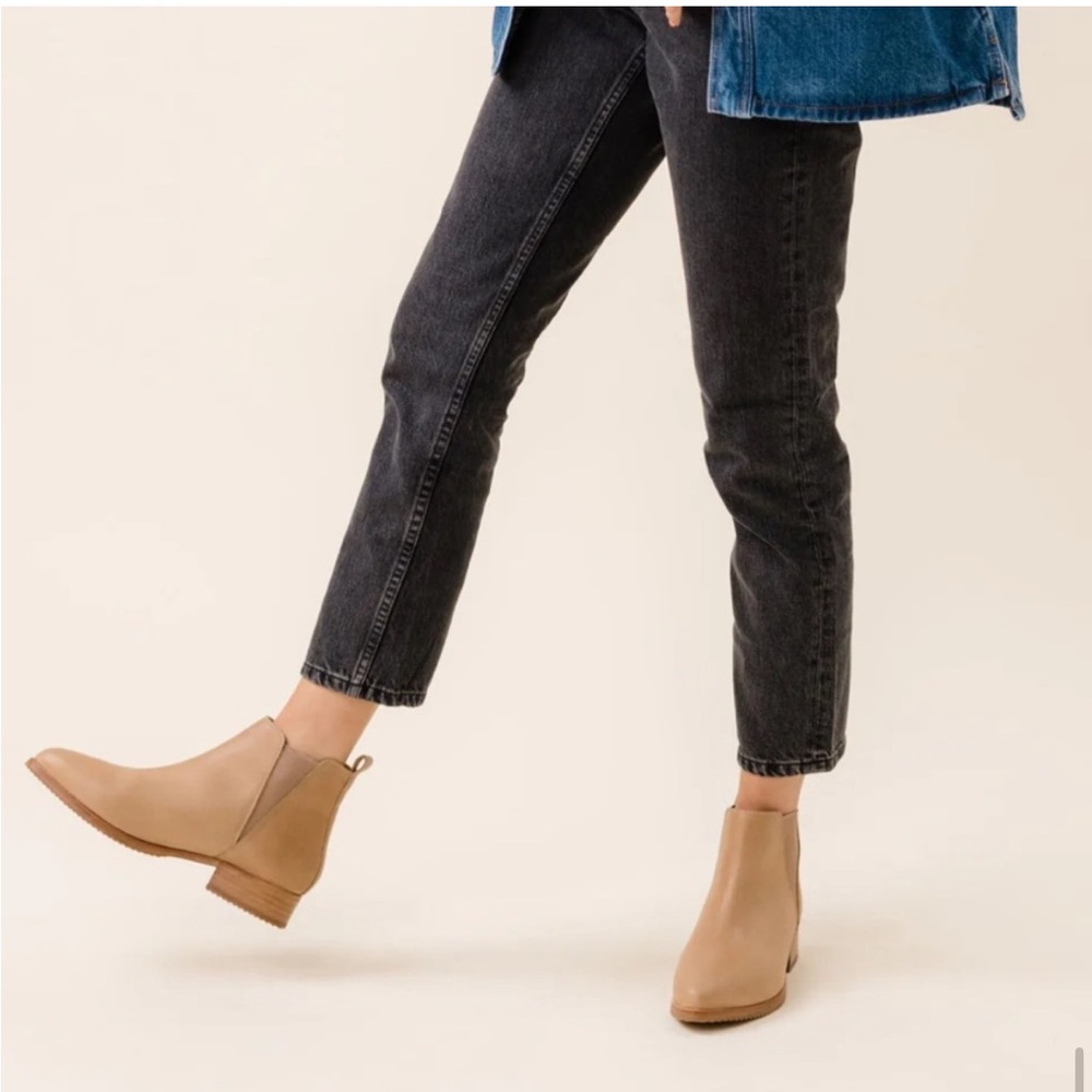 EUC Nisolo Tan Eva Everyday Ankle Booties